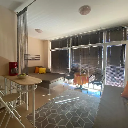 Апартамент Balkan Breeze 29 Studio