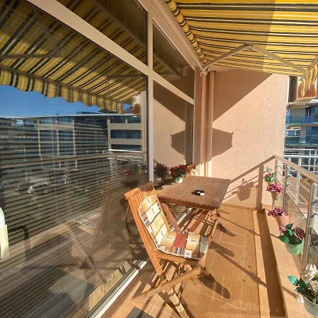 Balkan Breeze 29 Studio Napospart